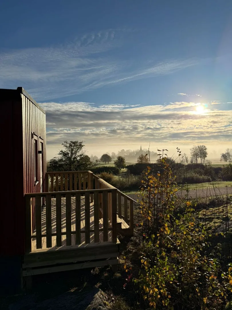 Morgonutsikt från stugan vid golfbanan
